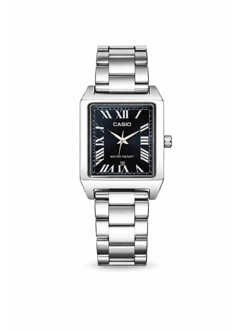 ساعة كاسيو مستطيلة من الستانلس ستيل بميناء أسود وسوار معدني فضي